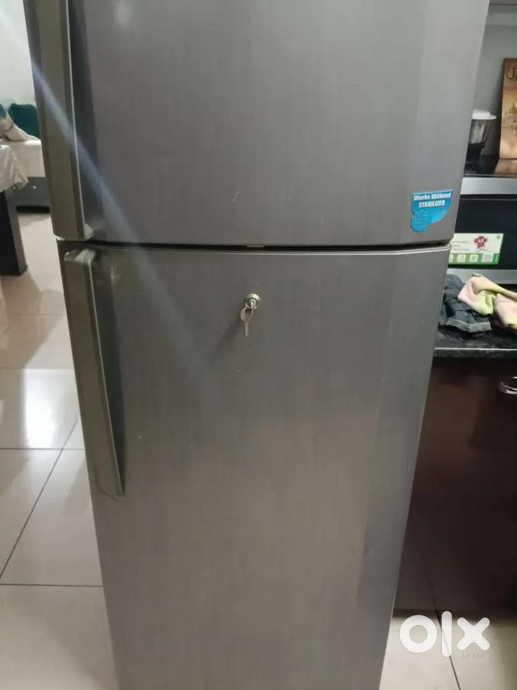LG 290 LT FRIDGE FOR SALE