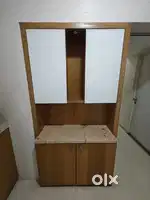 Bar and crockery unit