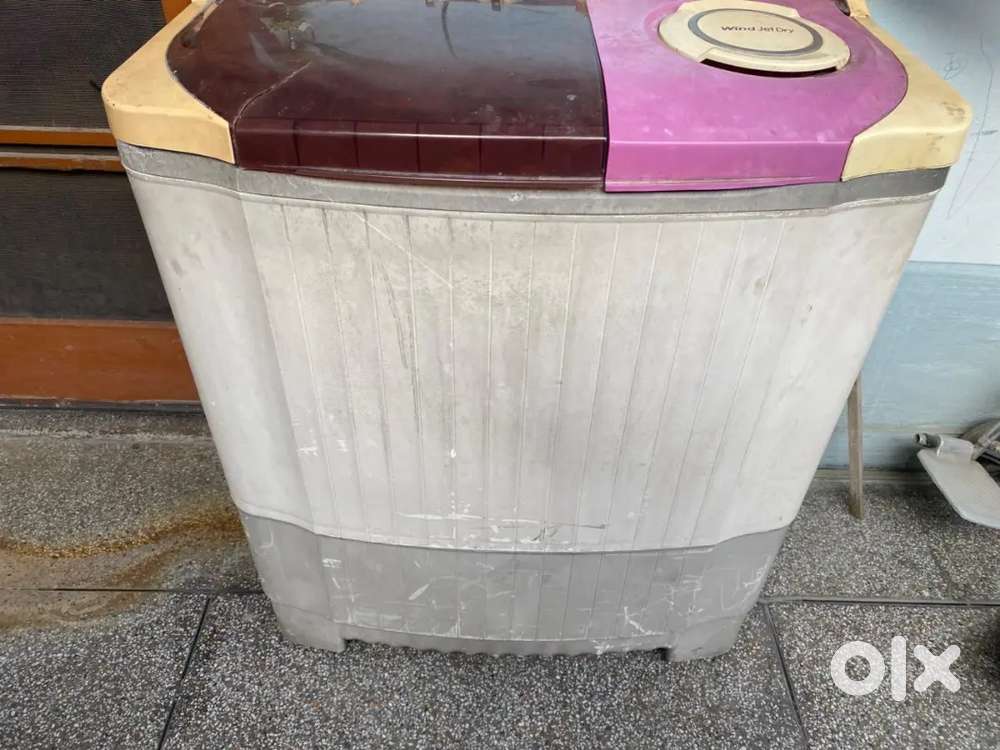 Washing M/C Fr Sale Wash tub fully wkng  spin tub needs a bit work.