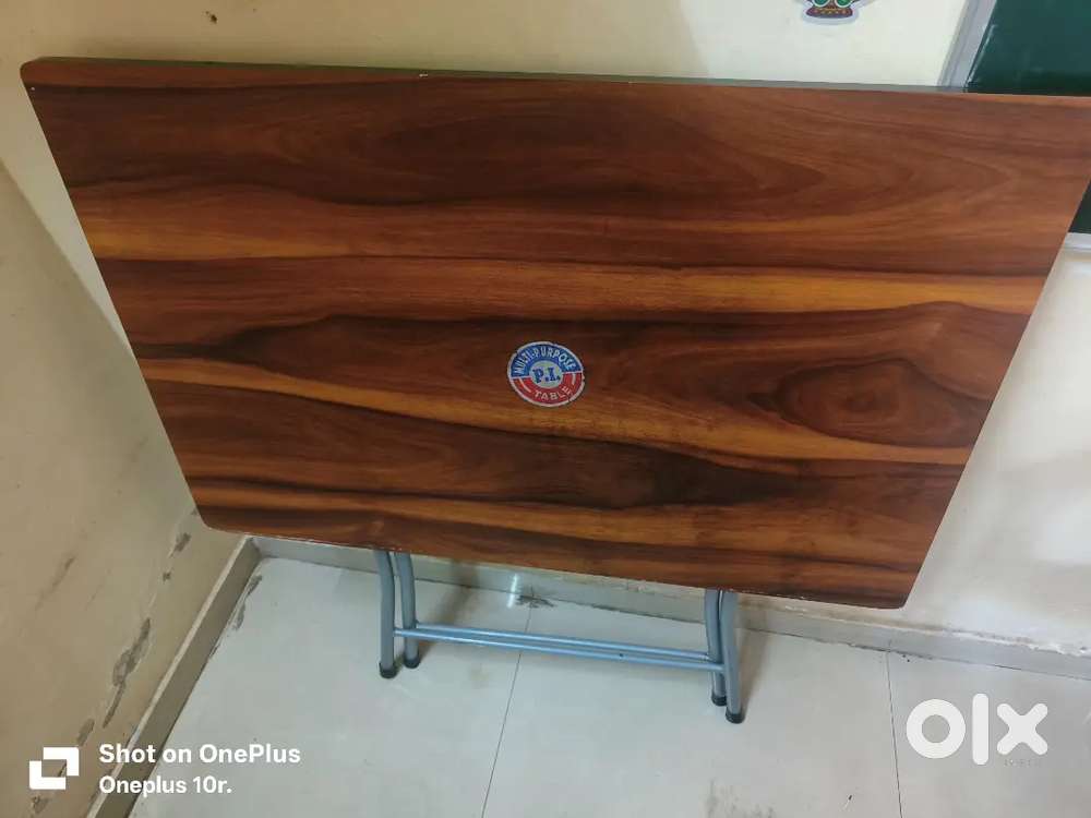 Foldable study table big sized. In mint condition.