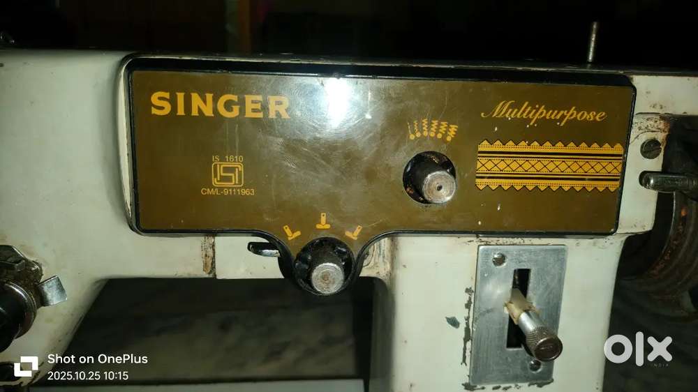 Singer tailoring machine good working