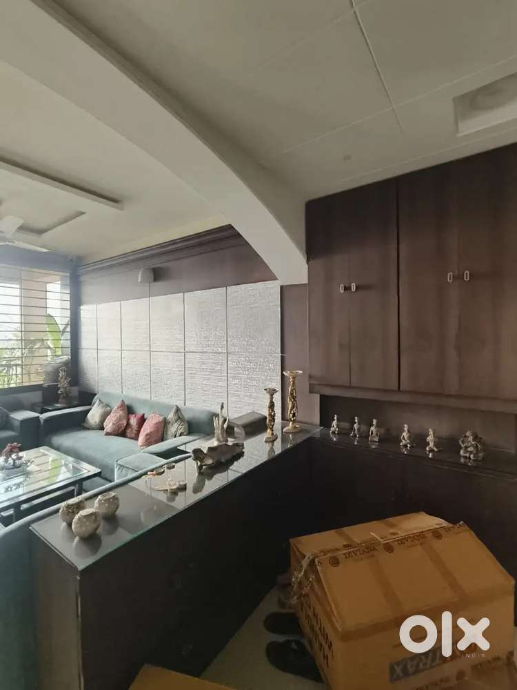 4bhk luxury furnished flat with pent house for rent family,guest house