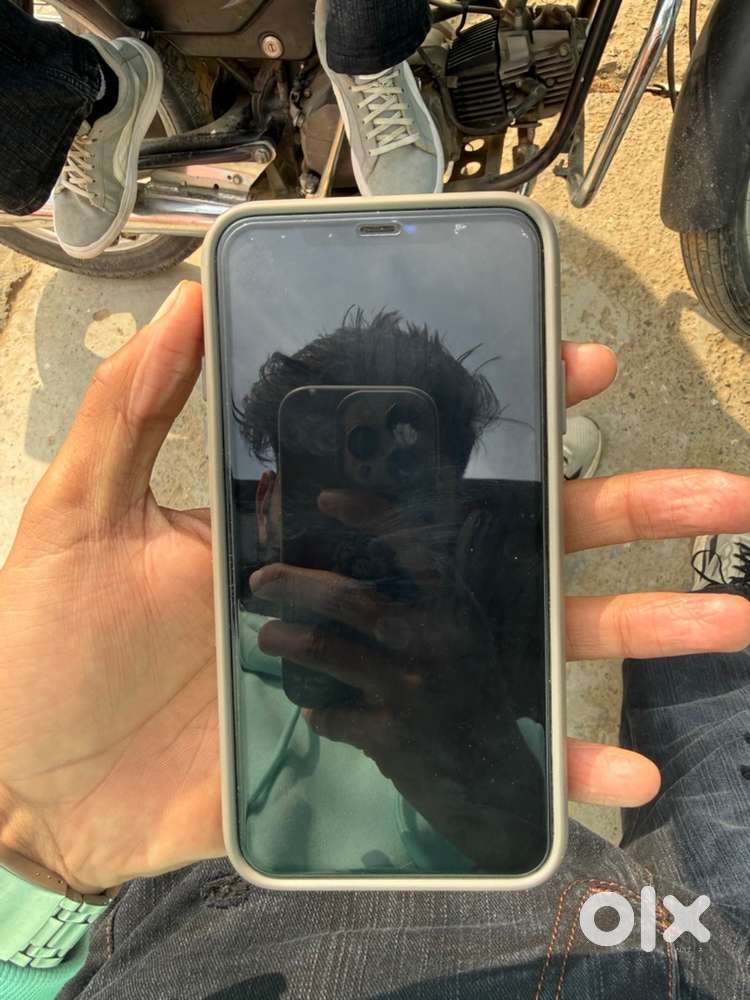 iPhone 11pro max 256gb battery health 78% all original set new condi