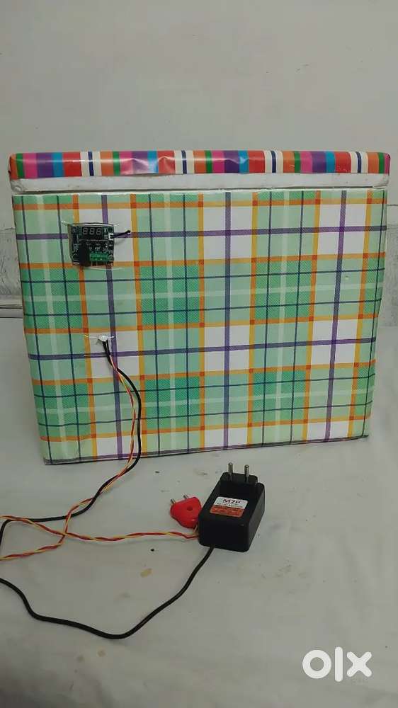 Incubator hatching machine