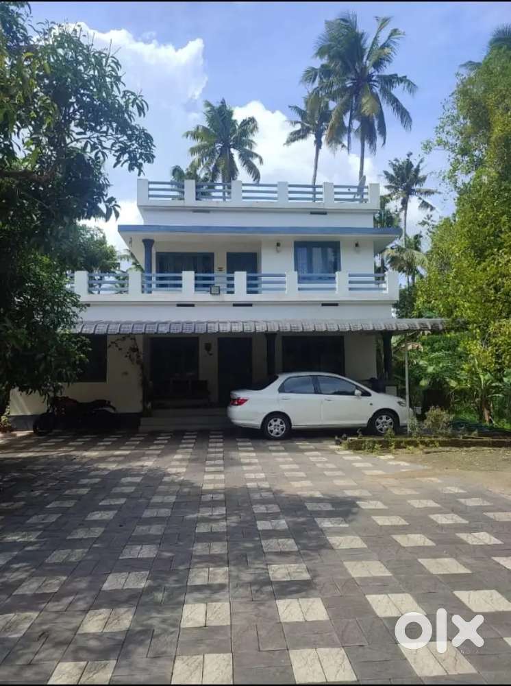 ഇരിഞ്ഞാലക്കുടയിൽ 3BHK, 2000 SQFT വീട് ലീസിന് കൊടുക്കാൻ ഉണ്ട്