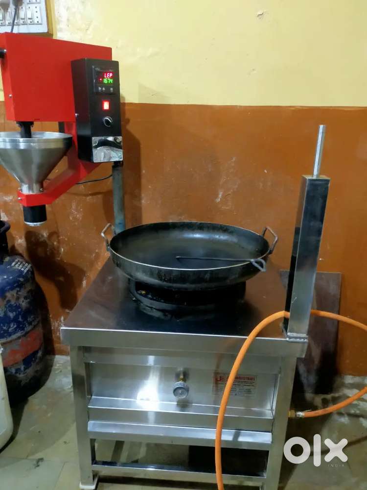Vada making machine