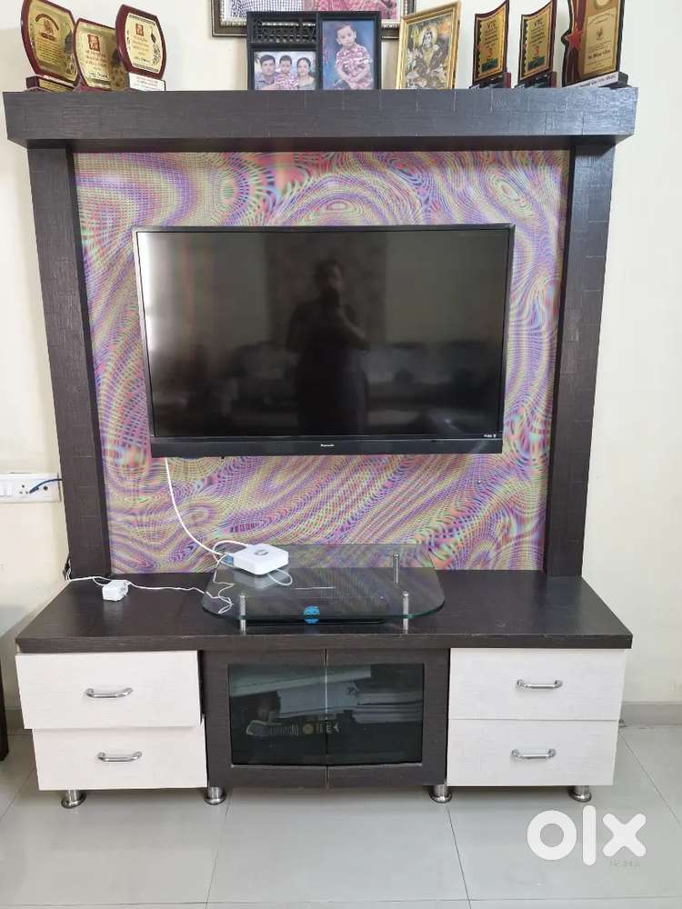 TV unit for sell without TV
