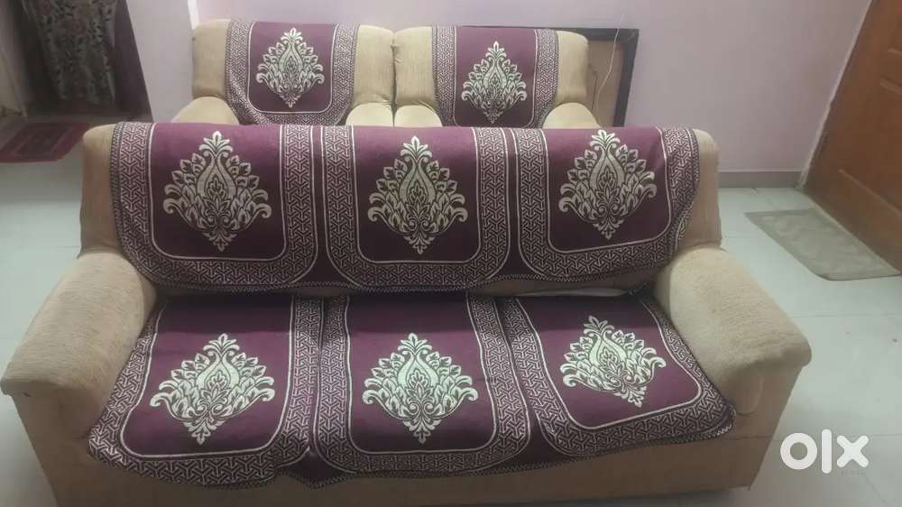 Brand new sofa set with cover