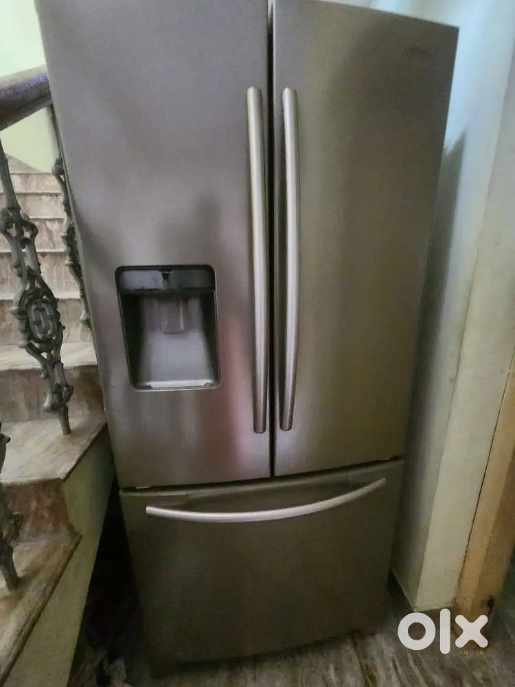 Samsung fridge, no complaints, good condition.