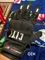 Water resistant riding gloves