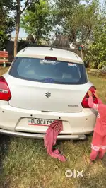 Maruti Suzuki Swift 2019 Petrol +cng outside fitting 81000 Km Driven