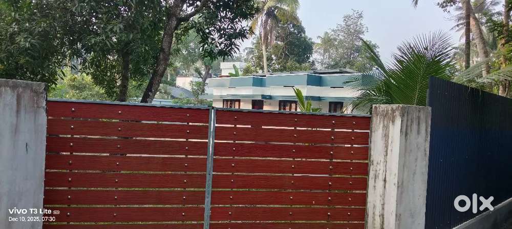 2 BHK Independent  Ezhupunna