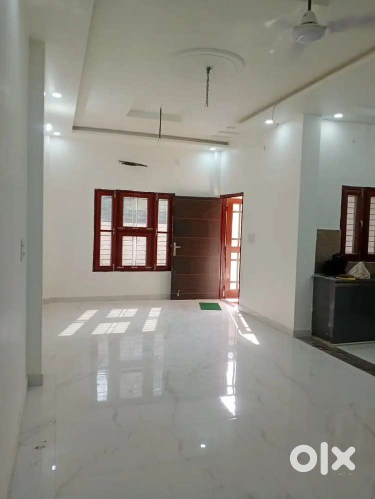 Luxurious 100 Gaj New Duplex House Munshi Nagar Pilibhit Road