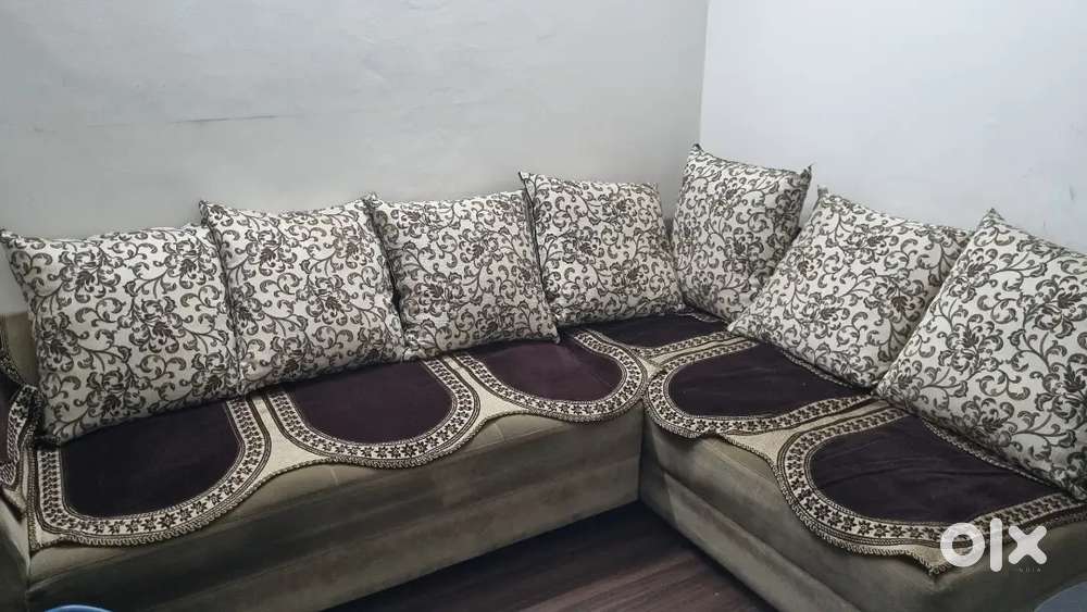 L- shape Sofa with center table