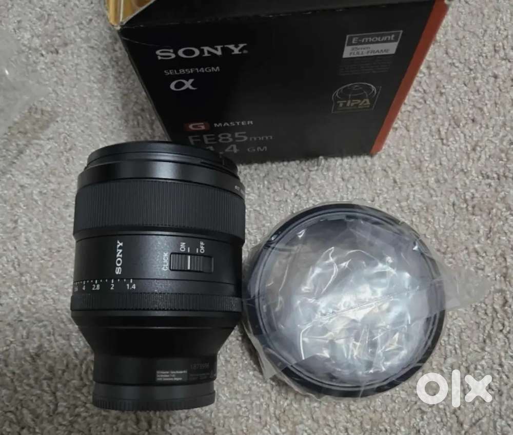 Sony FE 85mm F1.4 Lens No Fungus w Warranty plus Bill box