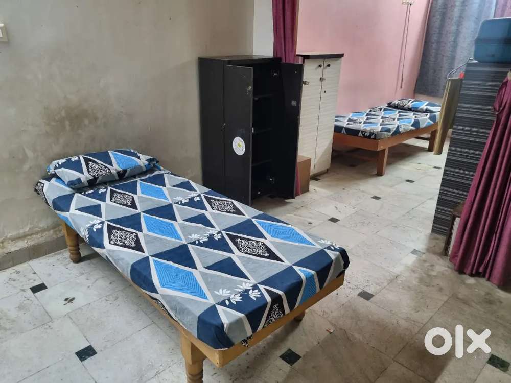 Boy's Furnished Pg Alkapuri Station Road