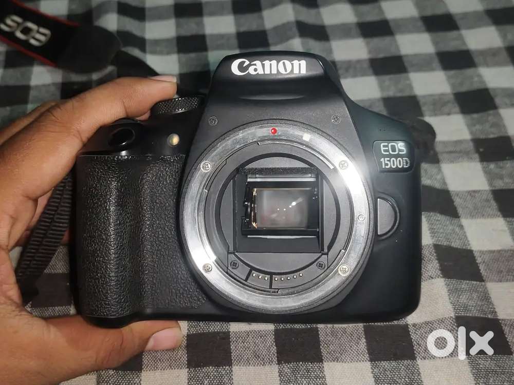 Canon 1500D with 2 lence