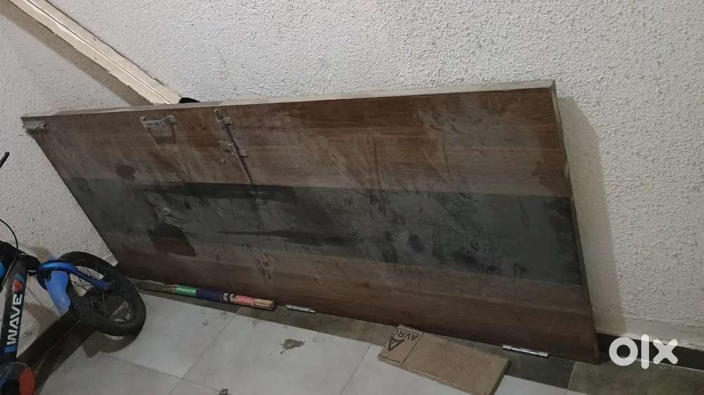 Main door, Good condition just take and use it