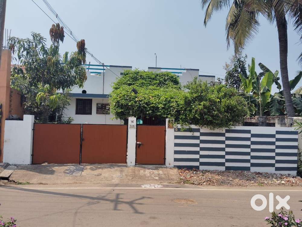 Near vellammal school Individual house with car parking, garden area