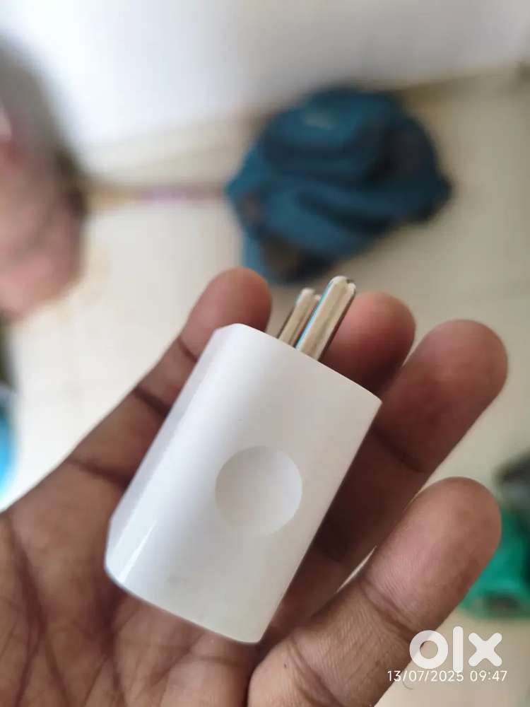 iPhone 16 Pro charger