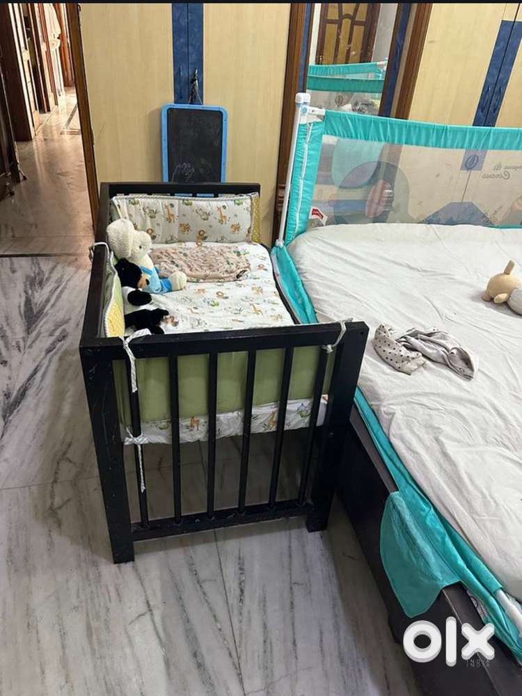 Baby bed/ Cot/ Crib