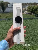 Samsung galaxy watch 4 99% condition, full kit