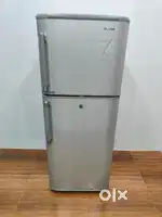 Samsung 5star rating 240 litres D/D fridge @just 7500.