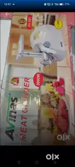 Meat grinder machine