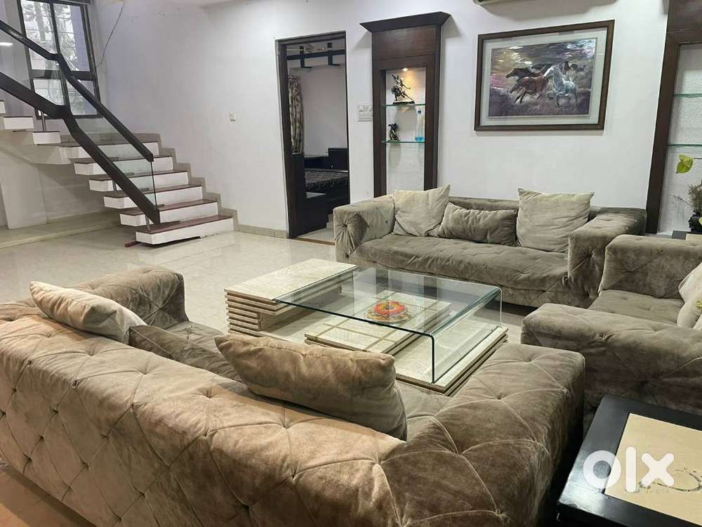 4 BHK Duplex Flat at Old Palasia