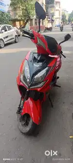 Prakriti 07 scooter 5 battery with charger. original buyer contact me