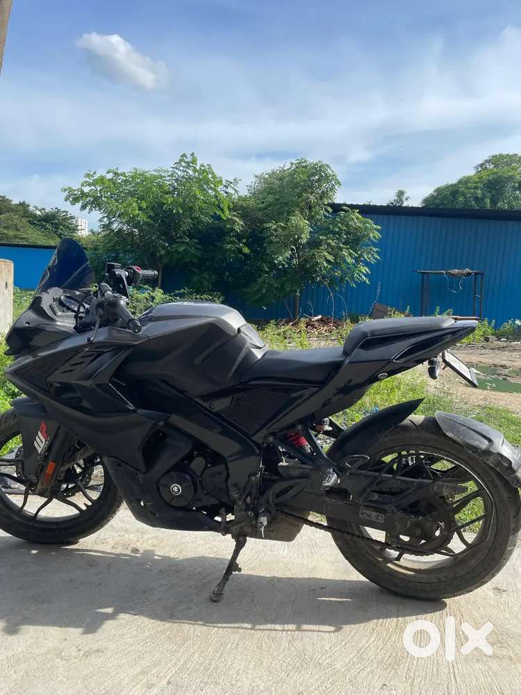 Bajaj RS200 for Sale – Smooth Ride & Powerful Performance