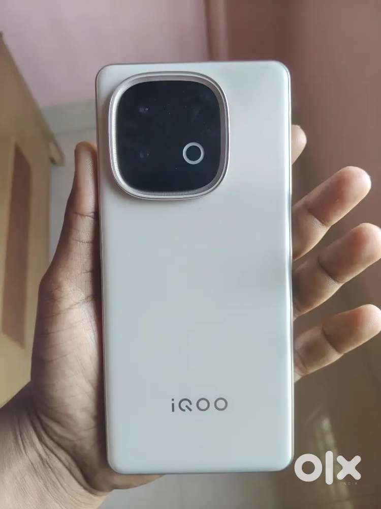 IQOO NEO 10 (8/256) 7 DAYS OLD WITH ALL ACCESSORIES