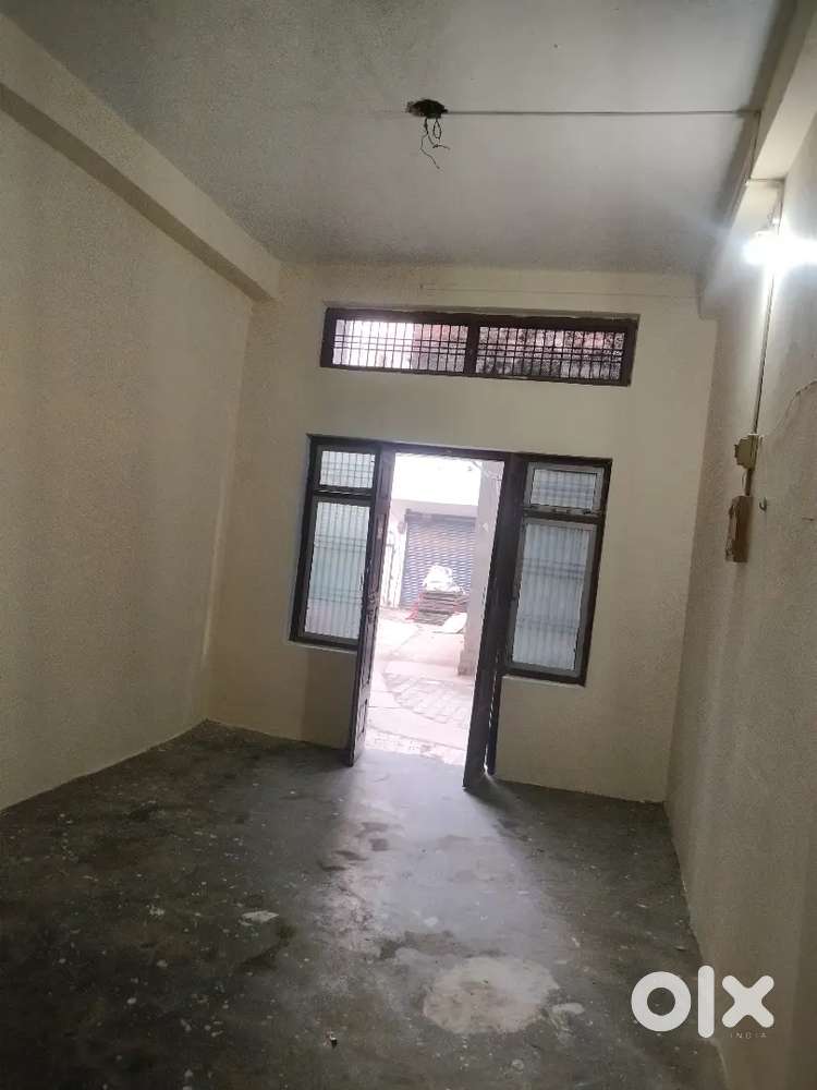 Room Available hai Ailwal icecream factory k samne tent house