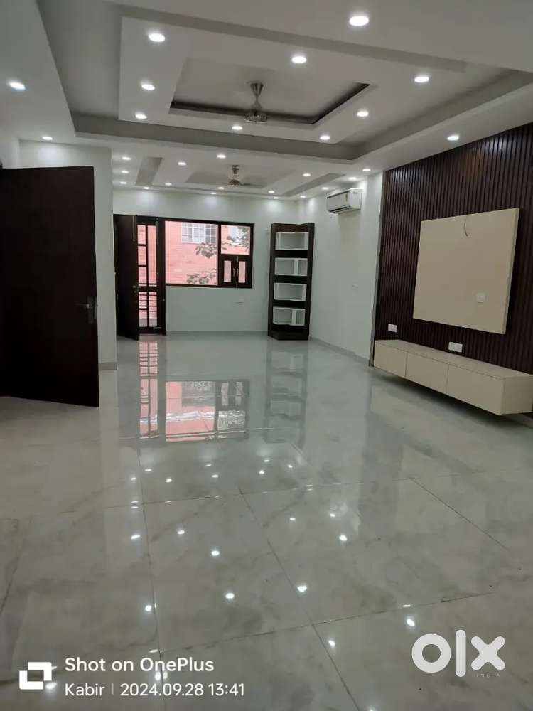 2BHK Semi Furnished Society Apertment Available For Rent sector.37C