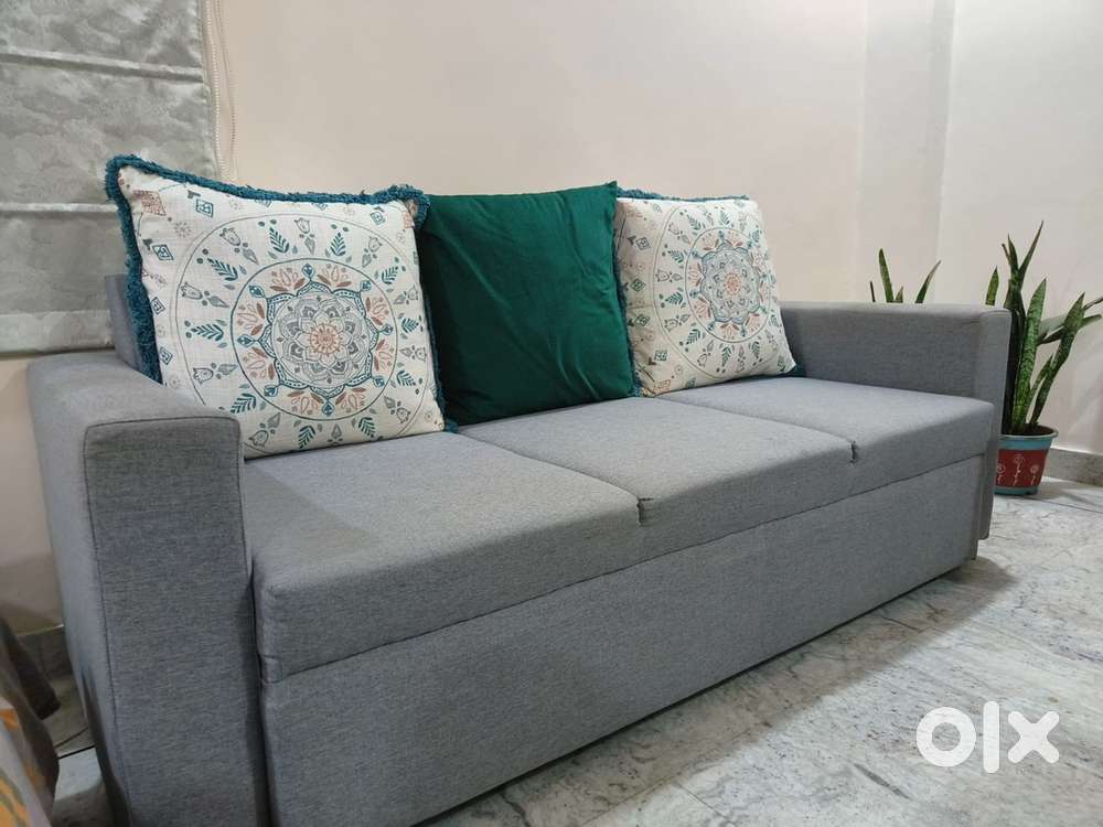 3+1 seater sofa -8k centre table -2.5k