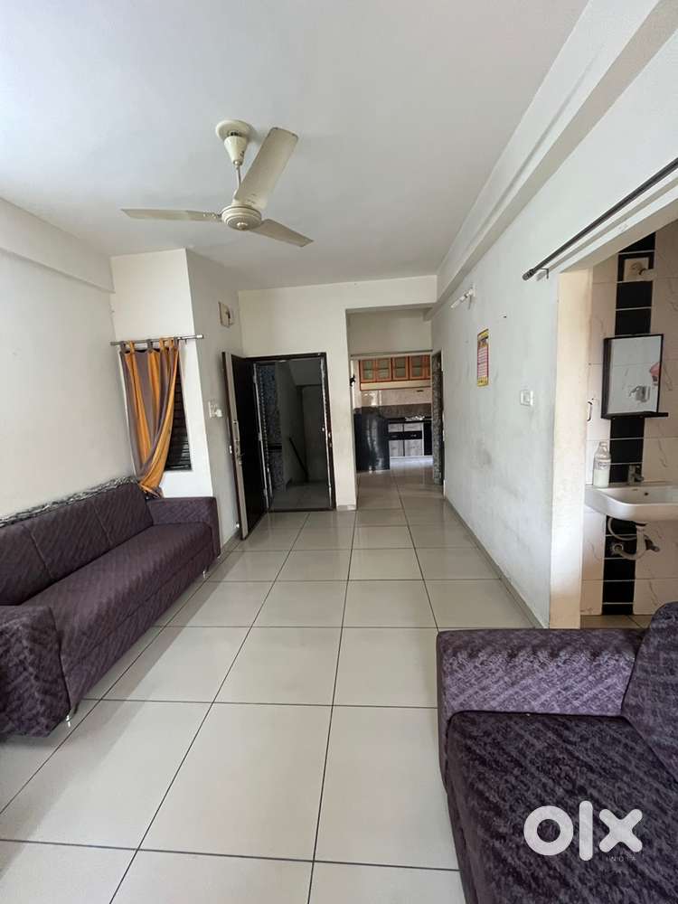 2BHK LUXURIOUS FURNISHED FLAT