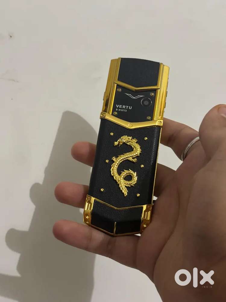 VERTU GOLDEN PREMIUM KEYPAD MOBILE