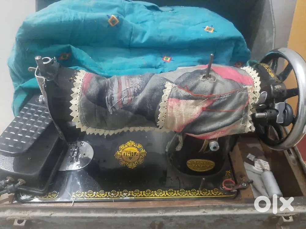 Sewing machine with motor