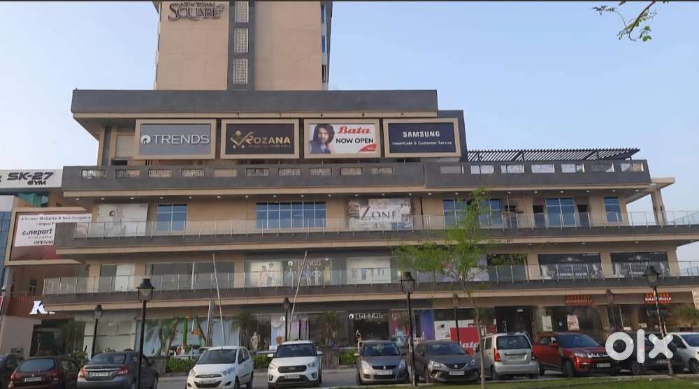 175 Sqft shop space in Newtown Square Mall on sell