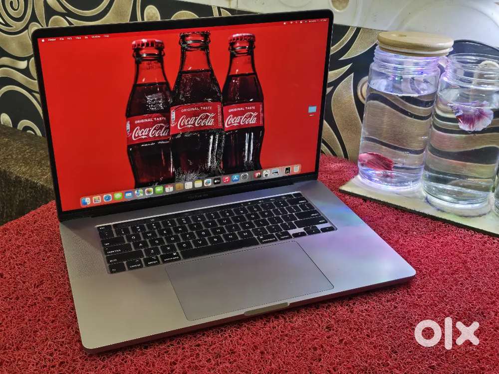 Apple Macbook Pro 2020 i7 16gb 512gb 5.5gb Graphics 16inch Retina