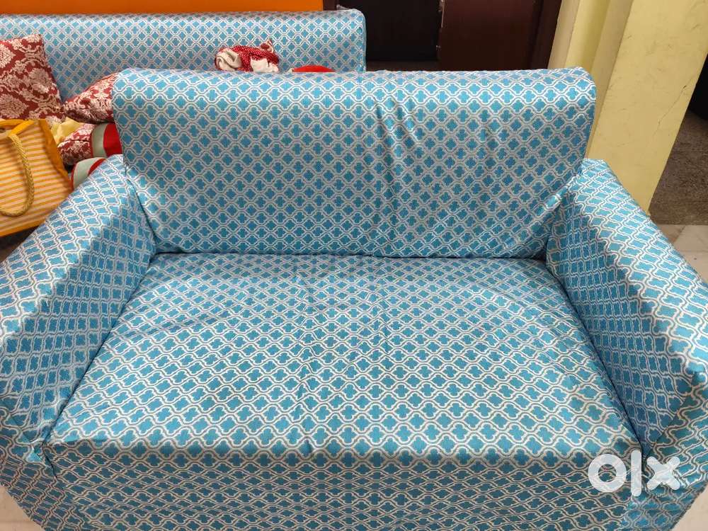 Sofa 2 seater perfect condition