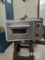 Commercial pizza oven