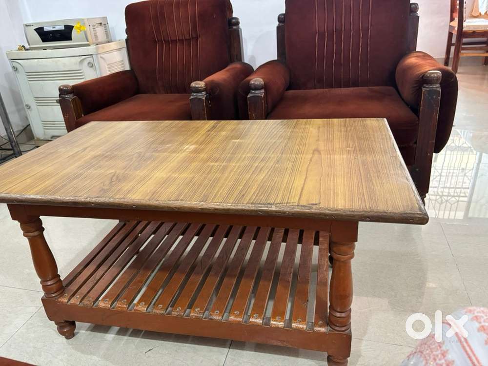 5 seater sofa with a wooden central table