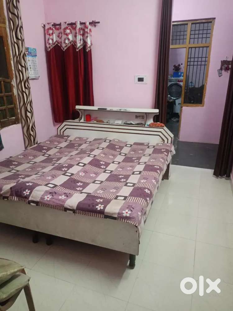 Beatufull set for bank family, army family and for merried couple