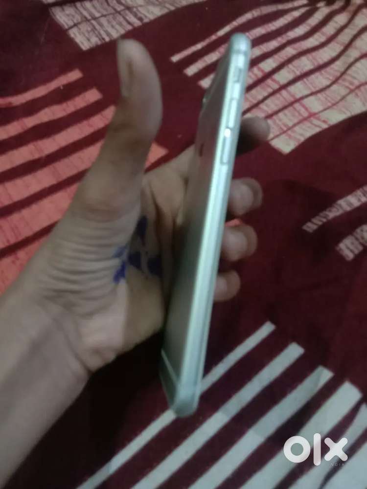 iPhone 6s 2011