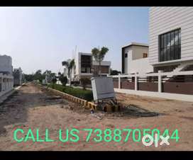 Kuchh karna hai to bada kare on highway project Lucknow