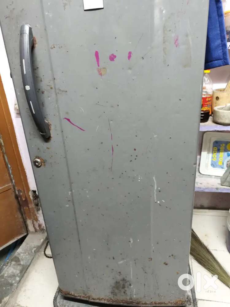 We want to sell fridge