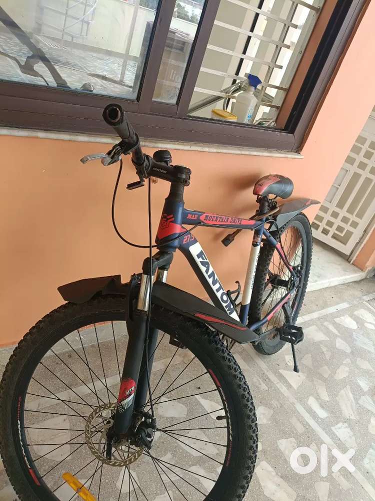 Fantom bicycle with dual disc brakes