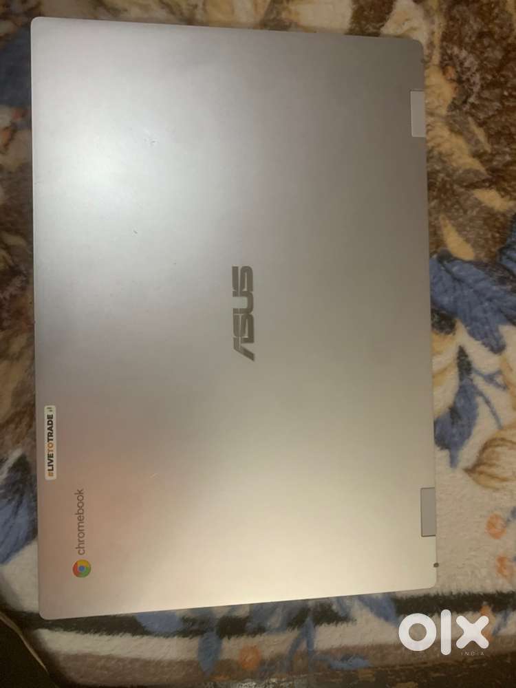 Asus chorme book  8 gb ram 128 gb storage emmc