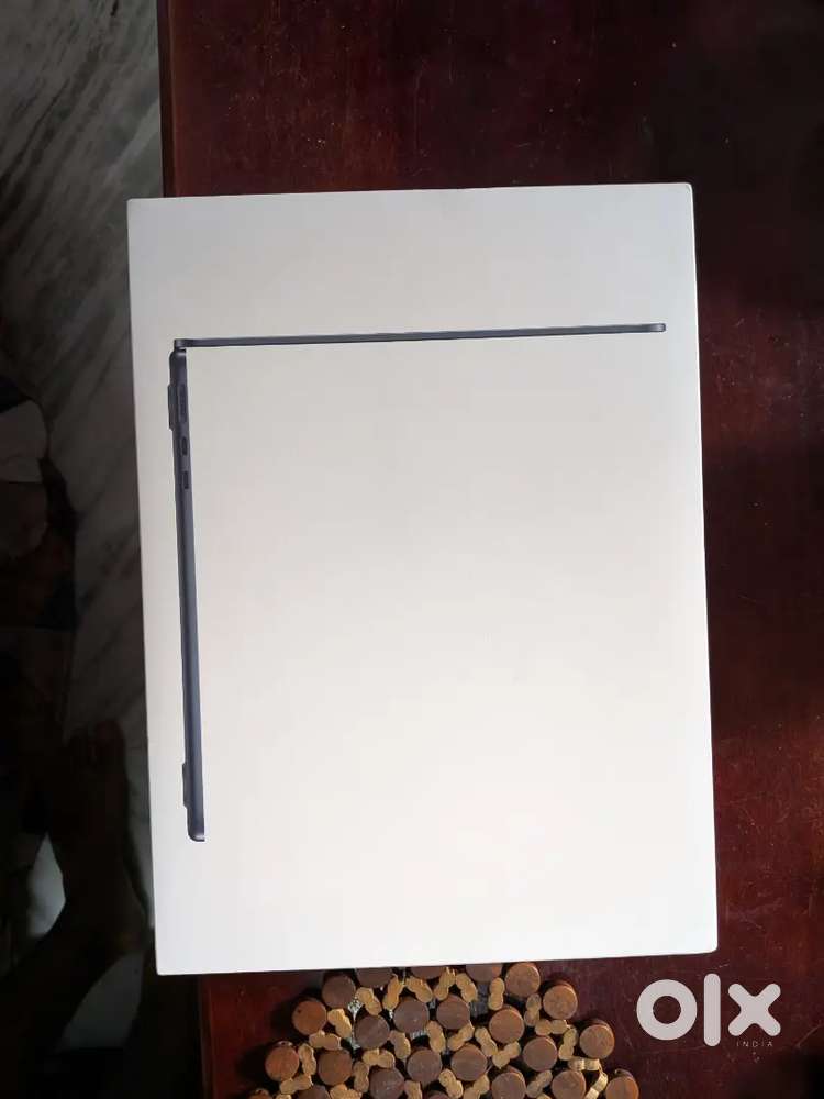APPLE MACBOOK AIR M2 8GB 256GB.CYCLE COUNT JUST 25.[READ DESCRIPTION]